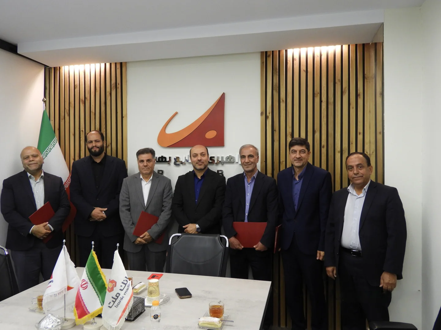 برگزاری آیین تجلیل از جانبازان و ایثارگران در شرکت راهبری صنایع بهساز
